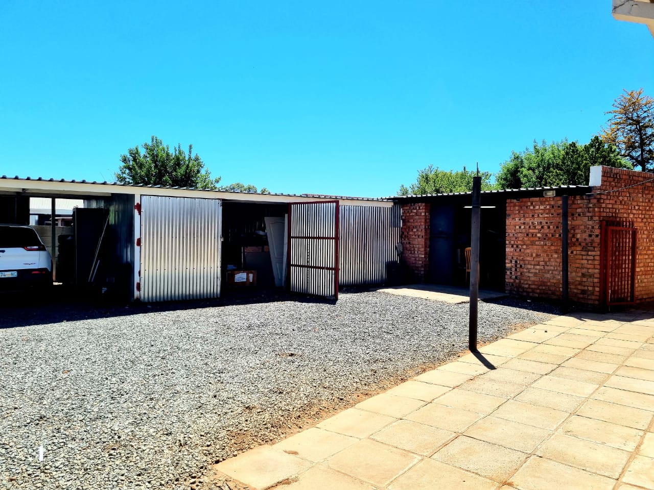 Commercial Property for Sale in Rhodesdene Northern Cape